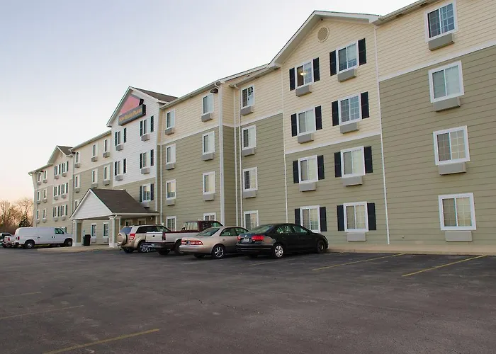 Woodspring Near 4* Champaign